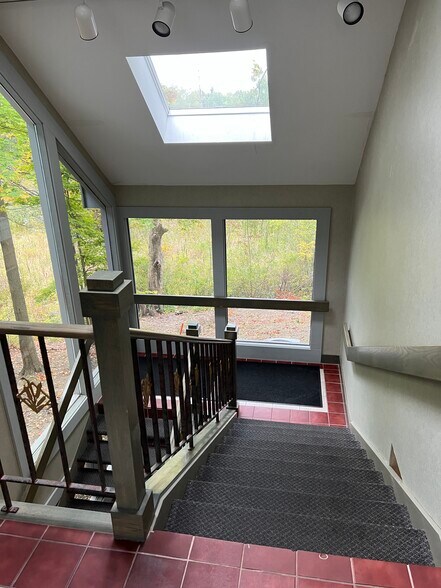 More Photos Of 4831 Darrow Rd, Stow Coworking Space