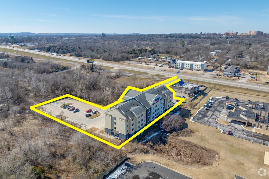 More Photos Of 1650 N 32nd St, Muskogee Hospitality For Sale