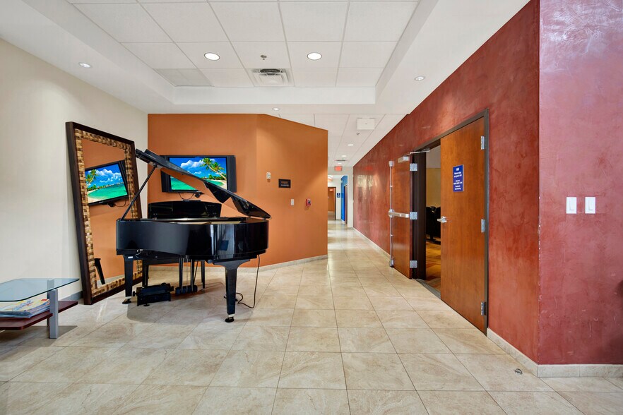 More Photos Of 8850 NW 20th St, Miami Light Manufacturing For Sale