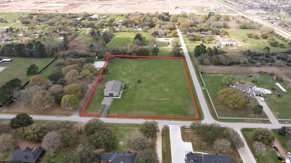 More Photos Of 10711 Hidden Lake Ln, Richmond Distribution For Sale