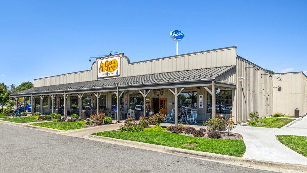 More Photos Of 1898 N Morristown Rd, Shelbyville Restaurant For Sale