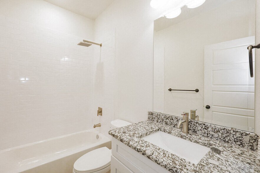 More Photos Of 113 North Park Ct, Springtown Apartments For Sale