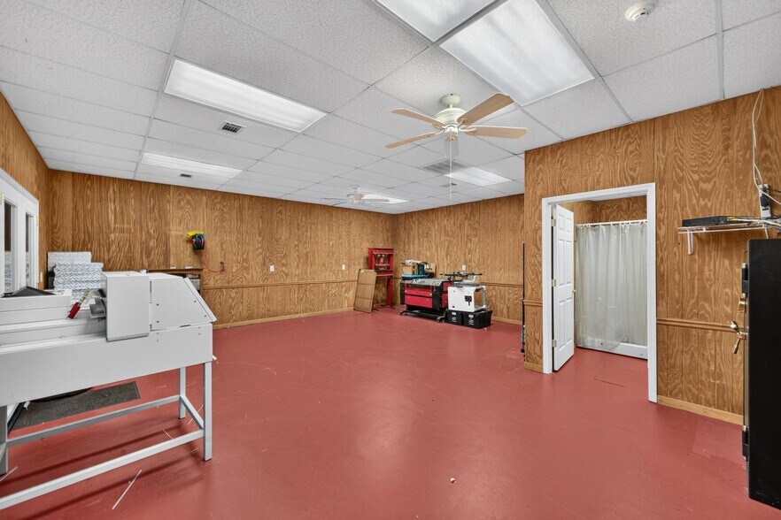 More Photos Of 31 Enterprise Ave, Aiken Light Manufacturing For Lease