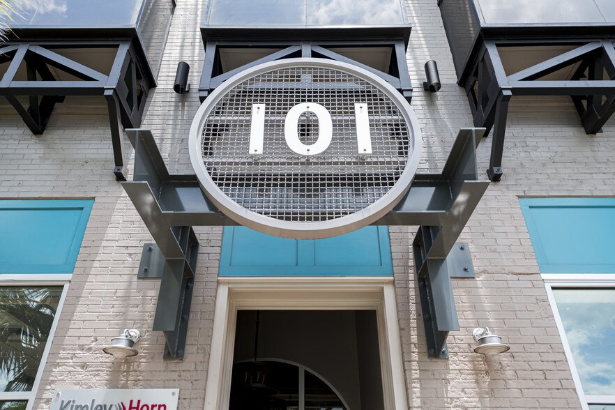 More Photos Of 101 E Silver Springs Blvd, Ocala Office For Sale