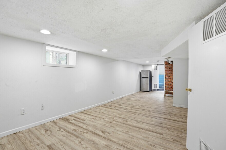 More Photos Of 1314 7th St, Oregon City Flex For Sale