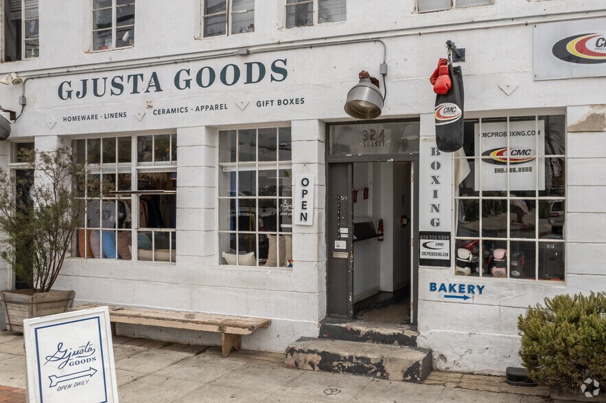 More Photos Of 320-324 Sunset Ave, Venice General Retail For Lease