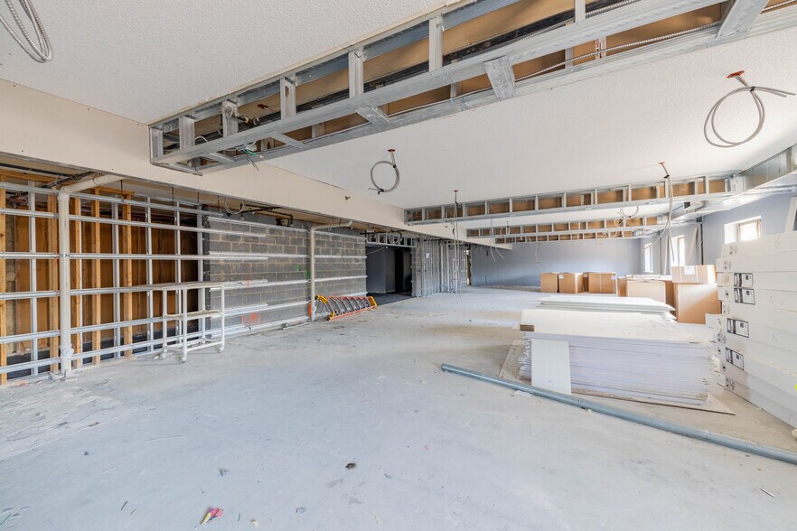 More Photos Of 31525 W 12 Mile Rd, Farmington Hills Hospital For Sale