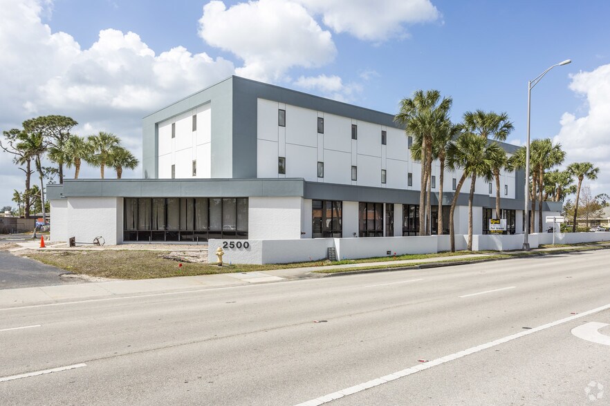 Primary Photo Of 2500 Airport Rd S, Naples Office For Lease