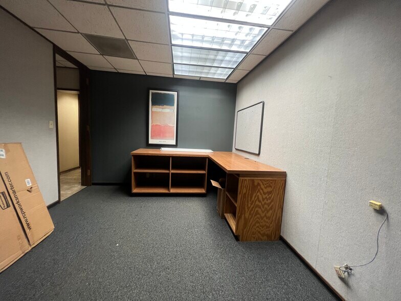 More Photos Of 205 Profit Dr, Victoria Showroom For Sale