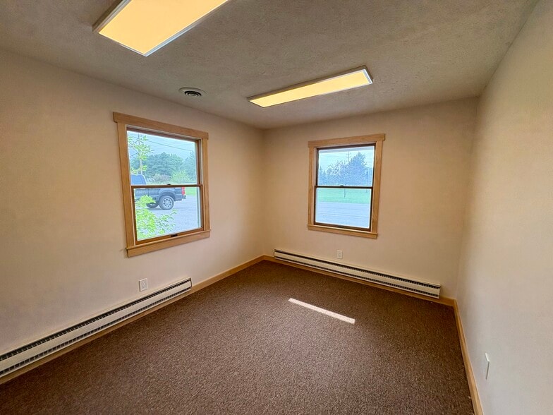 More Photos Of 9066 N Bayshore Dr, Elk Rapids Office For Lease