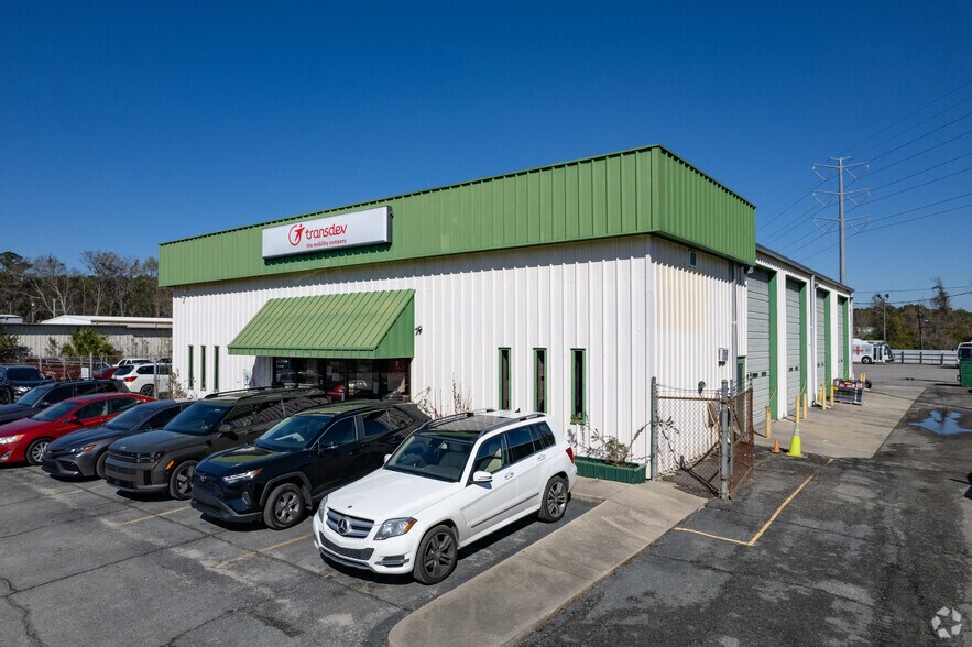 Primary Photo Of 3920 Ogeechee Rd, Savannah Service For Sale