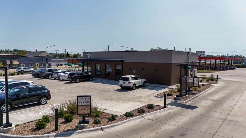 More Photos Of 3214 1st Ave NE, Cedar Rapids Fast Food For Sale