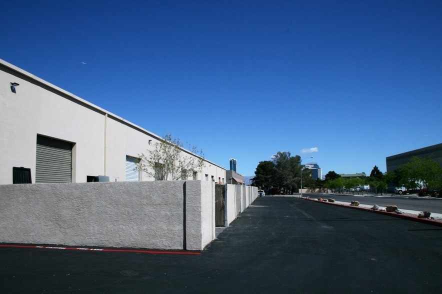 More Photos Of 4280 W Reno Ave, Las Vegas Light Manufacturing For Lease