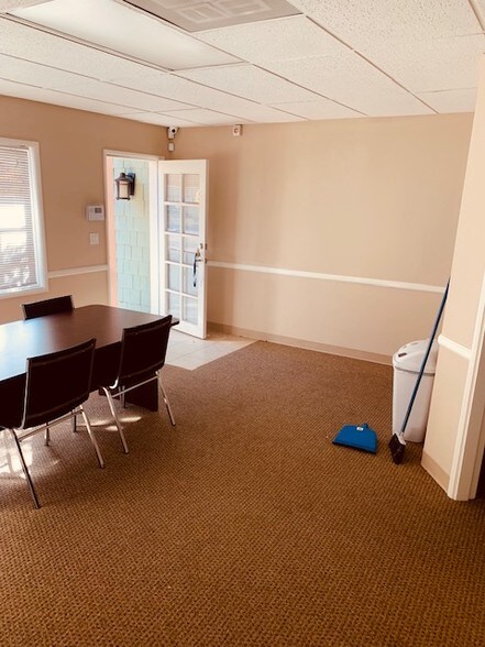 More Photos Of 300-302 N Tustin Ave, Santa Ana Office For Lease