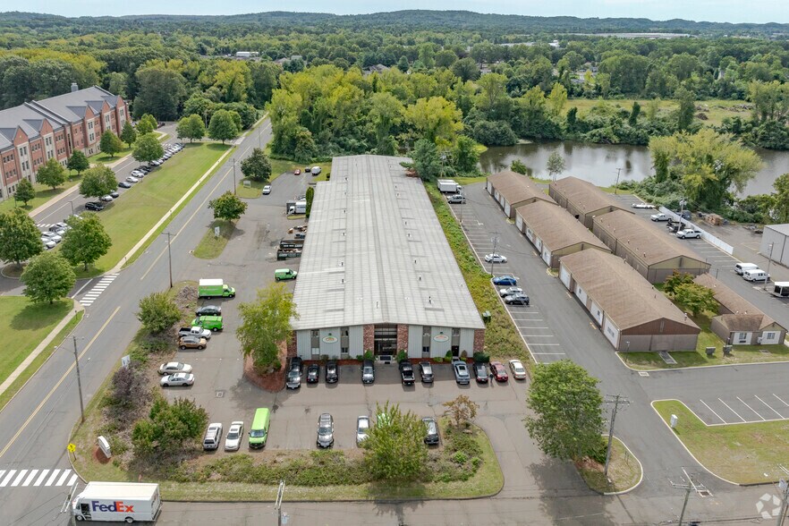 More Photos Of 1 Corporate Dr, North Haven Warehouse For Lease