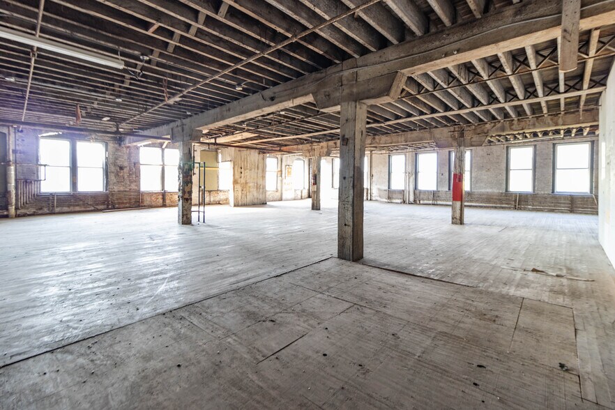 More Photos Of 1275 Budd St, Cincinnati Warehouse For Sale