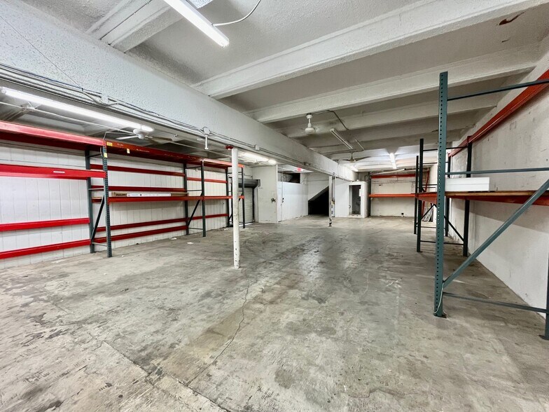 More Photos Of 2000 N Dixie Hwy, Hollywood Light Manufacturing For Lease