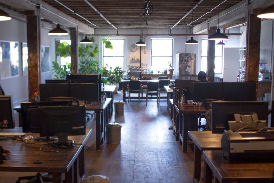 More Photos Of 37 Greenpoint Ave, Brooklyn Office Residential For Lease