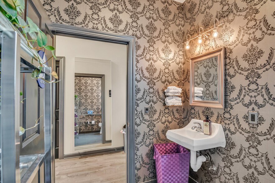 More Photos Of 1211 Church St, San Francisco Storefront Retail Residential For Lease