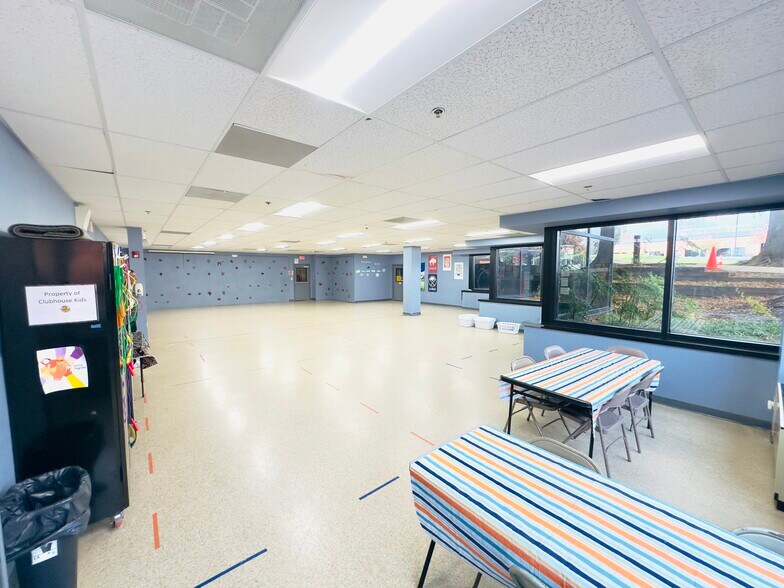 More Photos Of 7215 Corporate Ct, Frederick Office For Lease