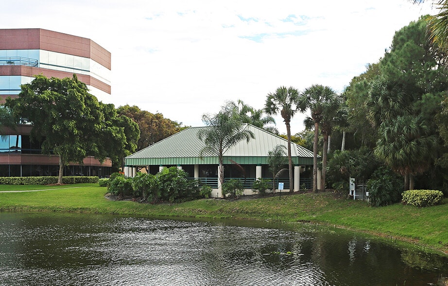 More Photos Of 491 Northpoint Pky, West Palm Beach Office For Lease