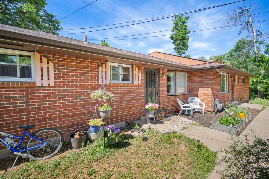 More Photos Of 126 W Cheyenne Rd, Colorado Springs Apartments For Sale
