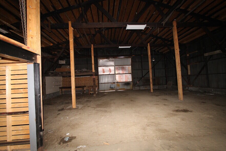 More Photos Of 730 S Main St, Mount Vernon Freestanding For Sale