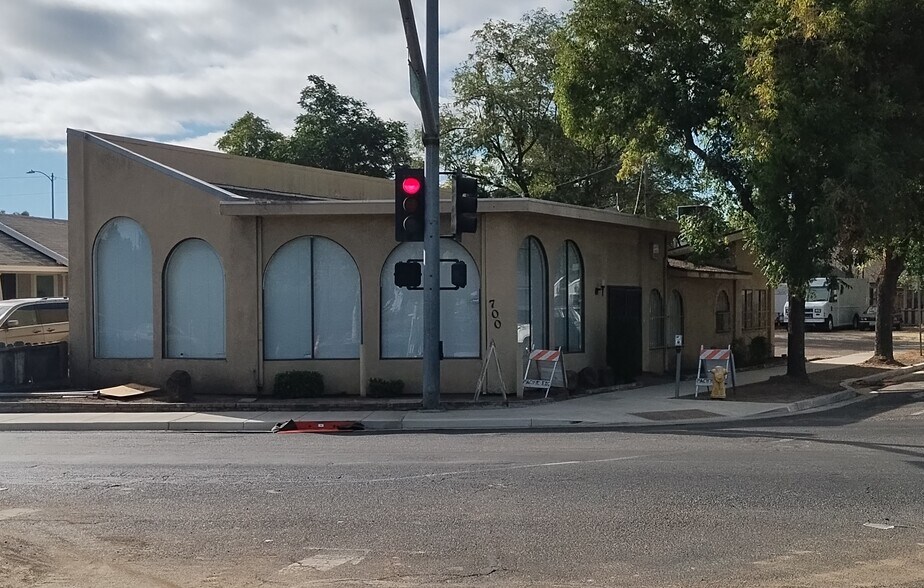 Primary Photo Of 700 Scenic Dr, Modesto Office For Lease