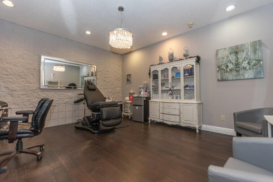 More Photos Of 3060 S Fremont Ave, Springfield General Retail For Sale