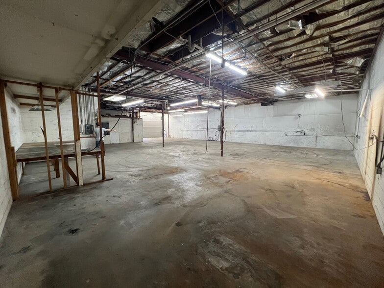 More Photos Of 1601-1635 Hoover Ave, National City Warehouse For Lease
