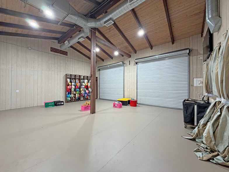 More Photos Of 202 E Haley St, Santa Barbara Distribution For Lease