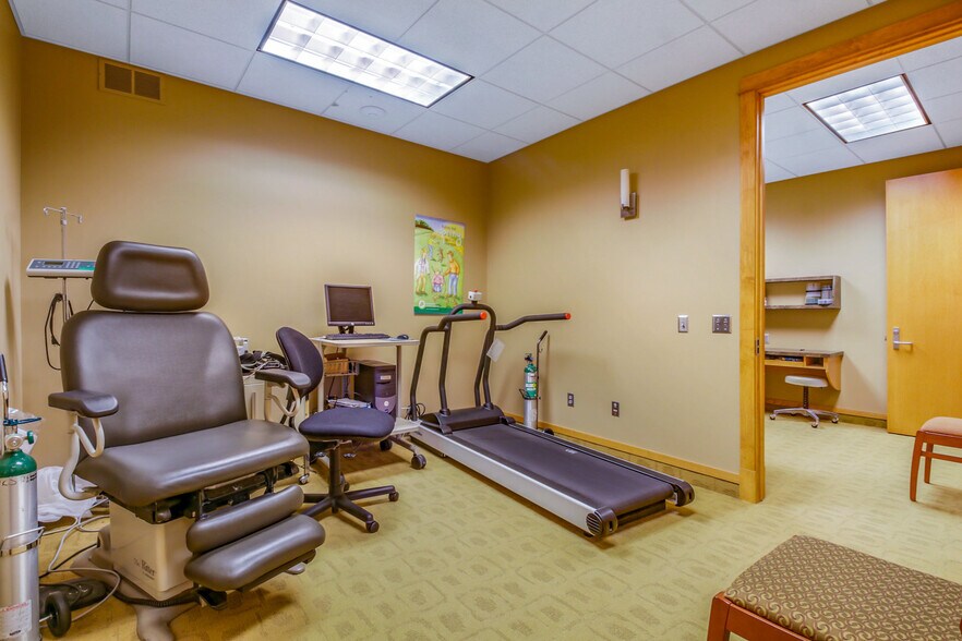 More Photos Of 659 W Hamilton Ave, Eau Claire Medical For Sale