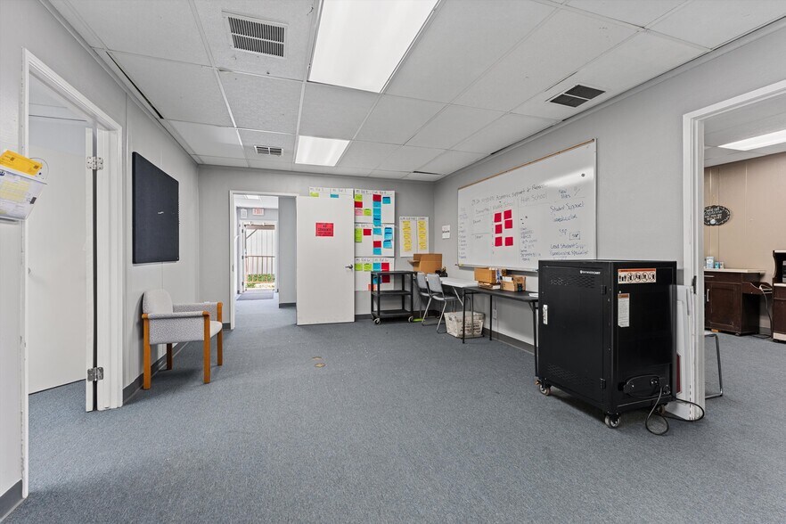 More Photos Of 3700 W Avenue L, Lancaster Schools For Lease