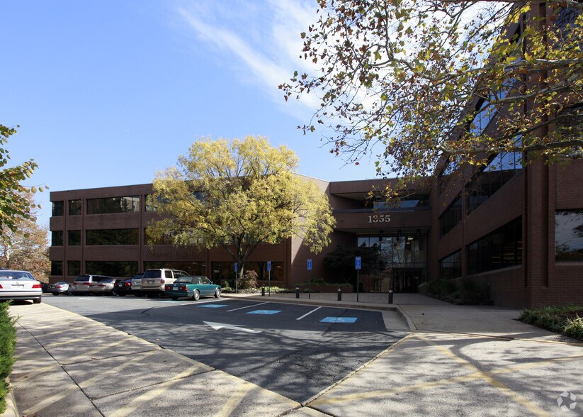 More Photos Of 1355 Beverly Rd, McLean Office For Lease