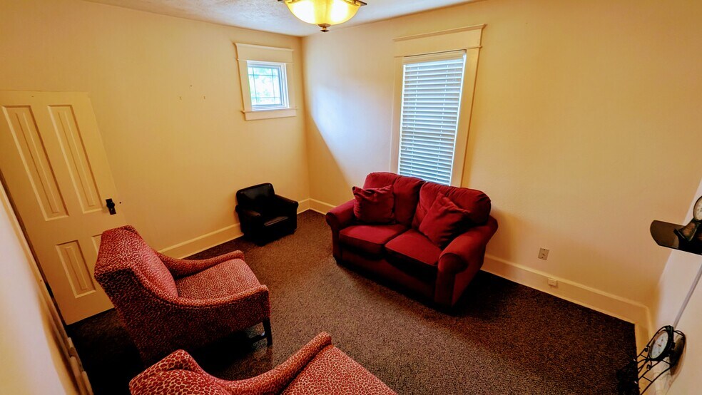 More Photos Of 607 Lincolnway W, Mishawaka Office Residential For Sale
