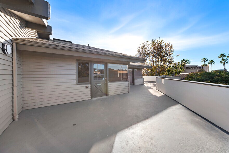 More Photos Of 1590 S Coast Hwy, Laguna Beach Storefront Retail Office For Sale