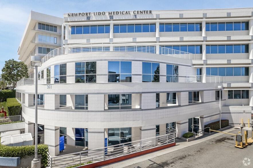 More Photos Of 361 Hospital Rd, Newport Beach Medical For Lease