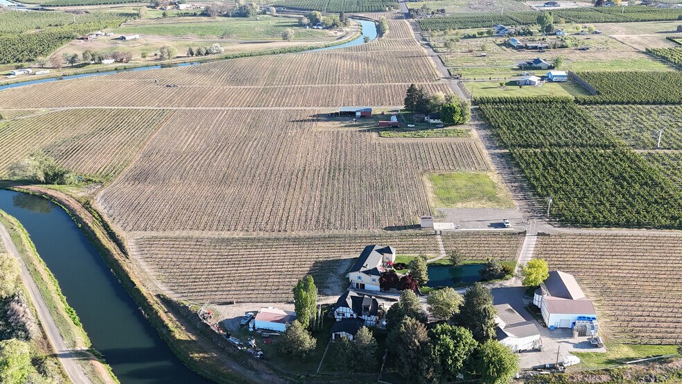 More Photos Of 500 S Bonair Rd, Zillah Winery Vineyard For Sale
