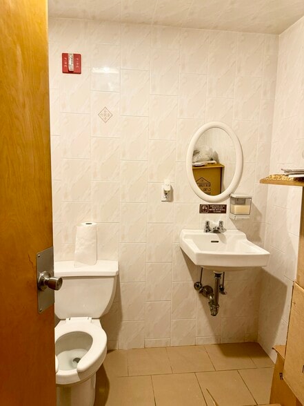 More Photos Of 908-912B Hempstead Tpke, Franklin Square Restaurant For Sale