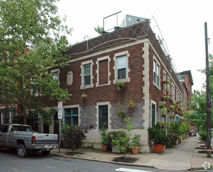 Primary Photo Of 325 S 22nd St, Philadelphia Office Residential For Lease