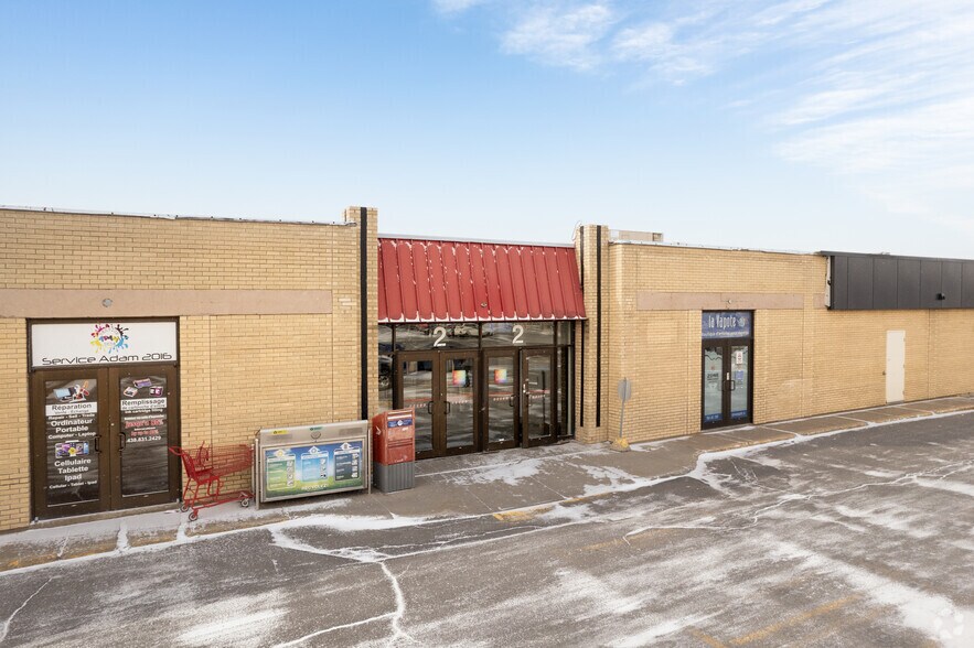 More Photos Of 200 Blvd D’Anjou, Châteauguay Unknown For Lease
