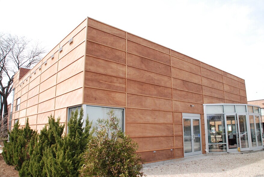 More Photos Of 103 Schelter Rd, Lincolnshire Loft Creative Space For Lease