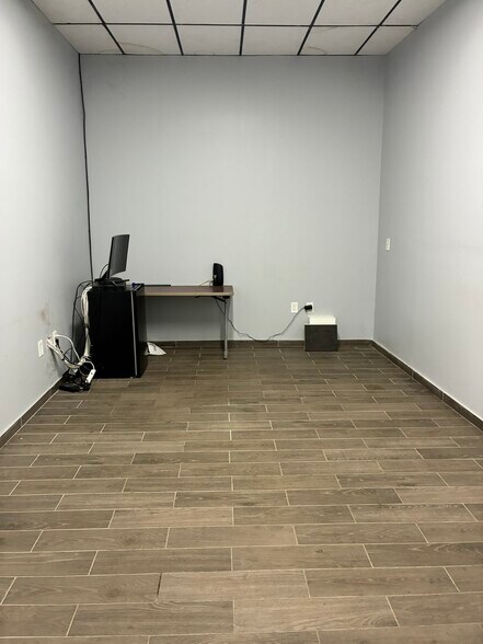 More Photos Of 28455 Plymouth Rd, Livonia Bowling Alley For Lease