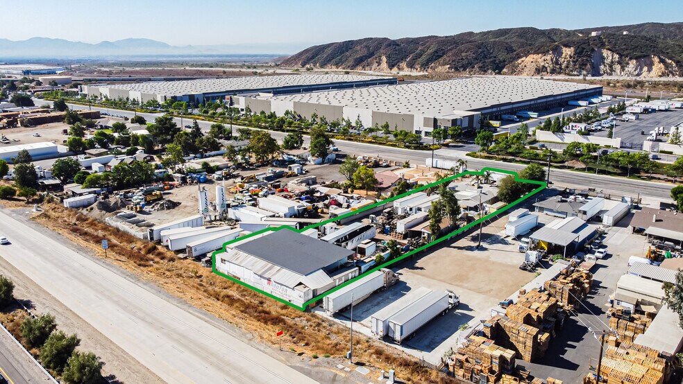 More Photos Of 18904 Cajon Blvd, San Bernardino Contractor Storage Yard For Sale