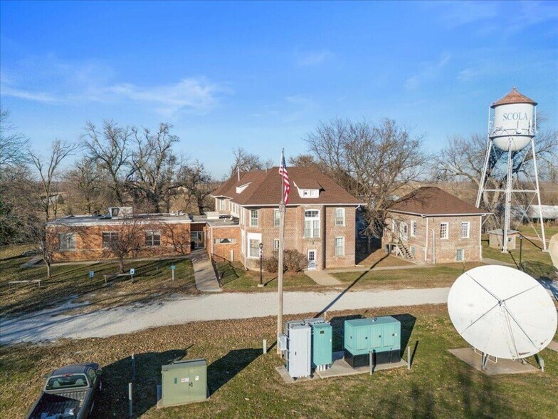 More Photos Of 21551 270th St, Mc Clelland Office For Sale
