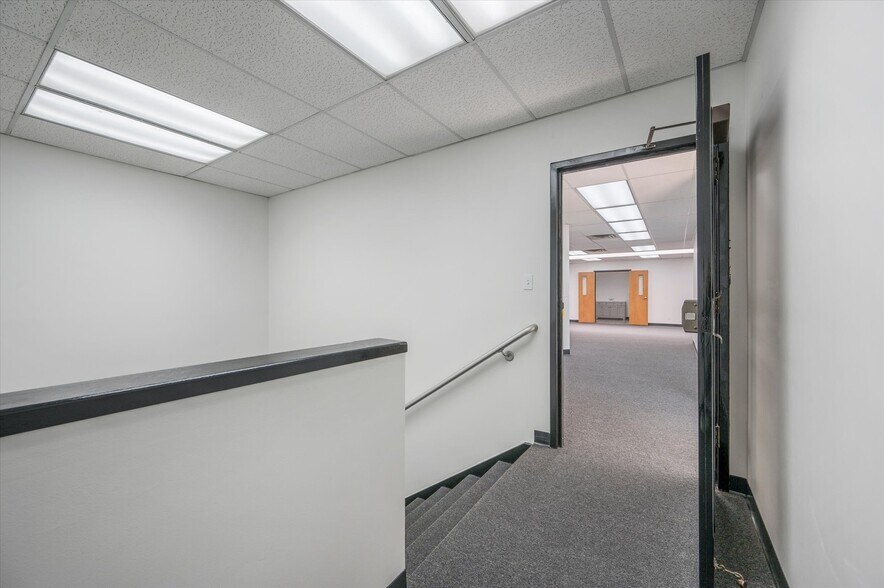 More Photos Of 1175 Post & Paddock Rd, Grand Prairie Office For Lease