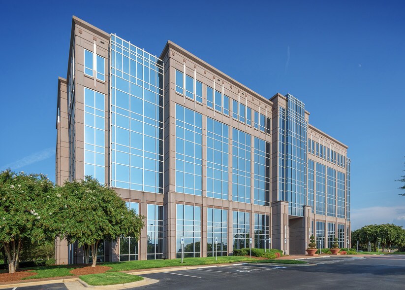 More Photos Of 2550 W Tyvola Rd, Charlotte Unknown For Lease