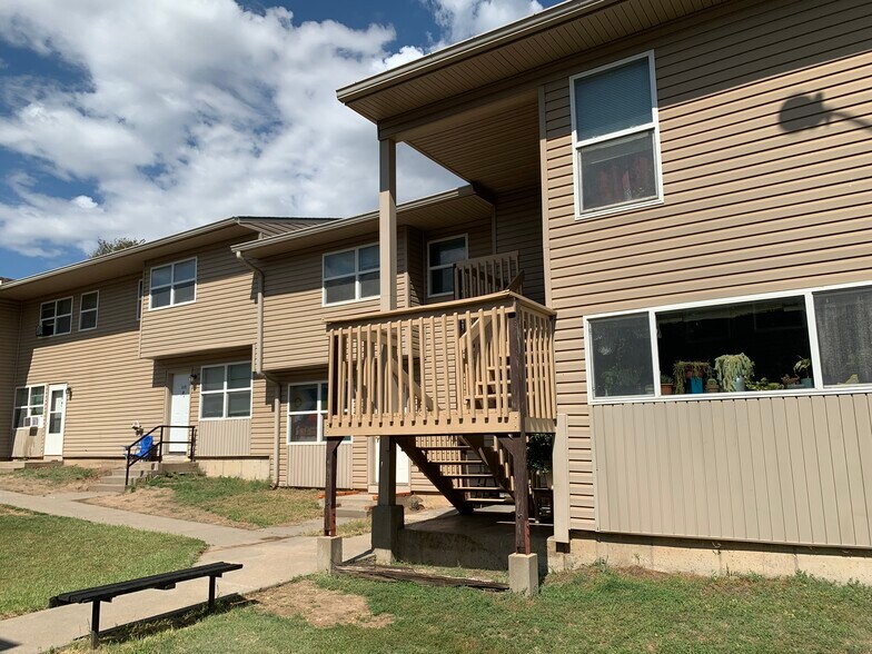 More Photos Of 1610 Archer St, Concordia Multifamily For Sale