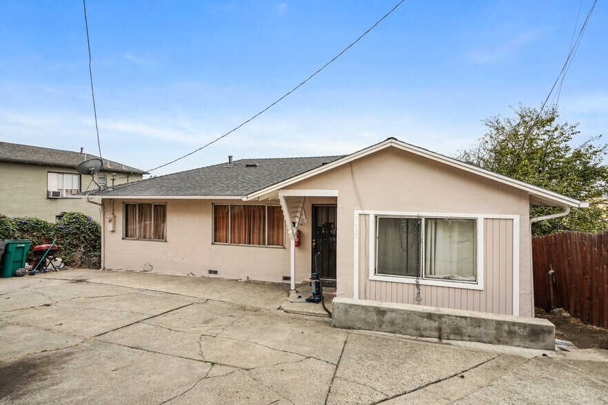 More Photos Of 8117 Ney Ave, Oakland Apartments For Sale