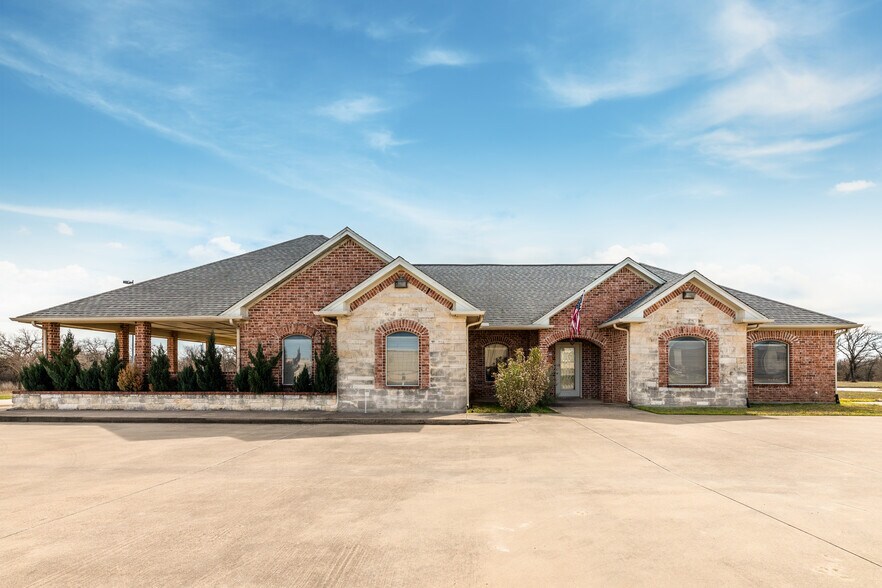 More Photos Of 401 Center Court Dr, Bridgeport Medical For Lease